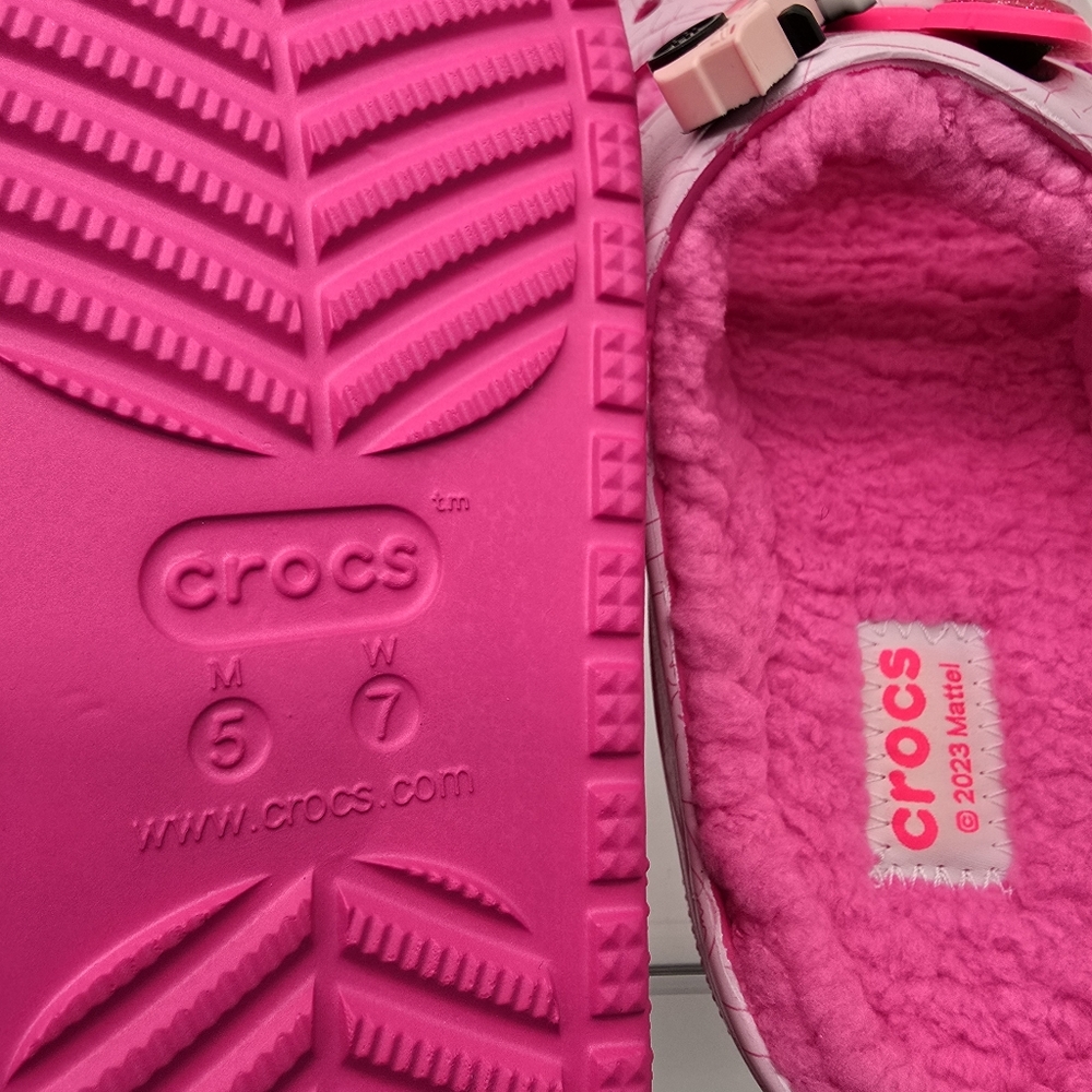 NWT Crocs Barbie Cozzzy Sandals USW7 M5 Hot Pink Jibbetz Charms Fleece Lined - Picture 5 of 6